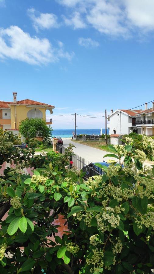Amber Blue Villa Nikiti  Exterior photo